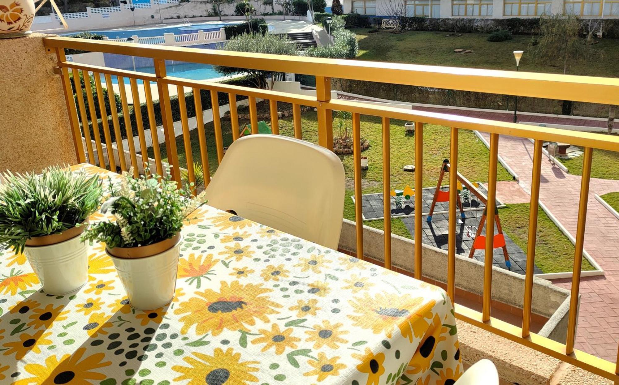Luminoso Apartamento En Salou Con Terraza Y Parque Infantil Ideal Familias Exterior foto